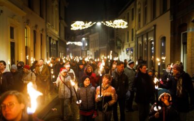 Fakkels voor Vrede in Tilburg: ‘Accepteer elkaar nou gewoon’