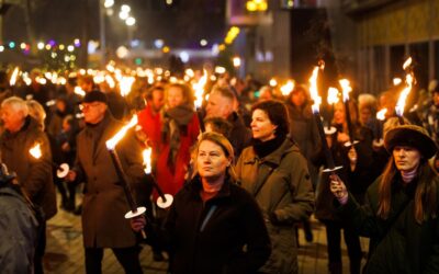 Na twee jaar geen vuur is er dan eindelijk de 25ste editie van de Fakkels voor Vrede-tocht in Tilburg